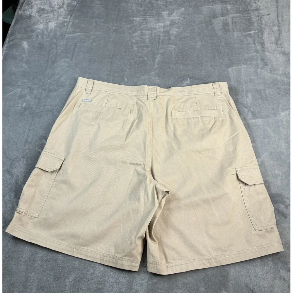 Columbia Mens Size 42 Light Beige Omni-Shade Casual Outdoor Cargo Shorts Zip Fly